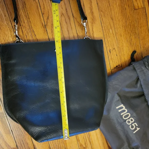 As Is MO851 Canadian Black Leather Bucket Style Crossbody Bag - Picture 11 of 12